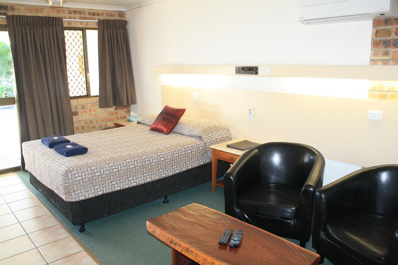 Central Motel Gin Gin Екстер'єр фото