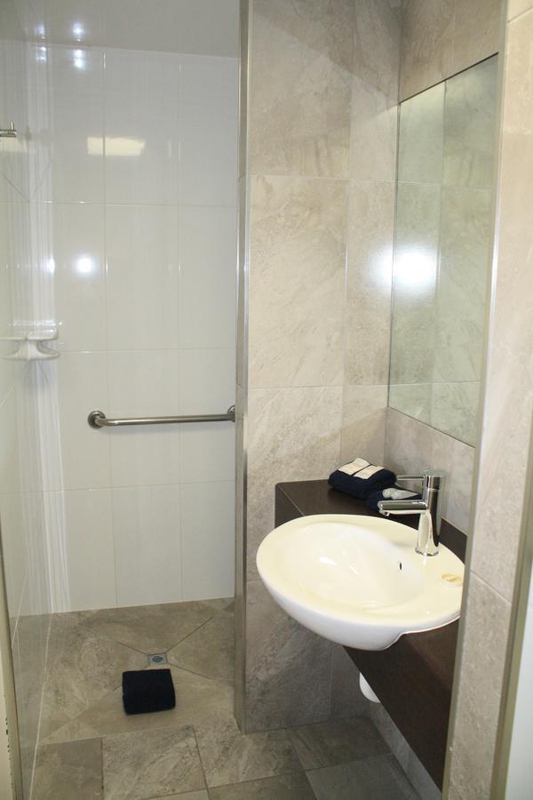 Central Motel Gin Gin Екстер'єр фото