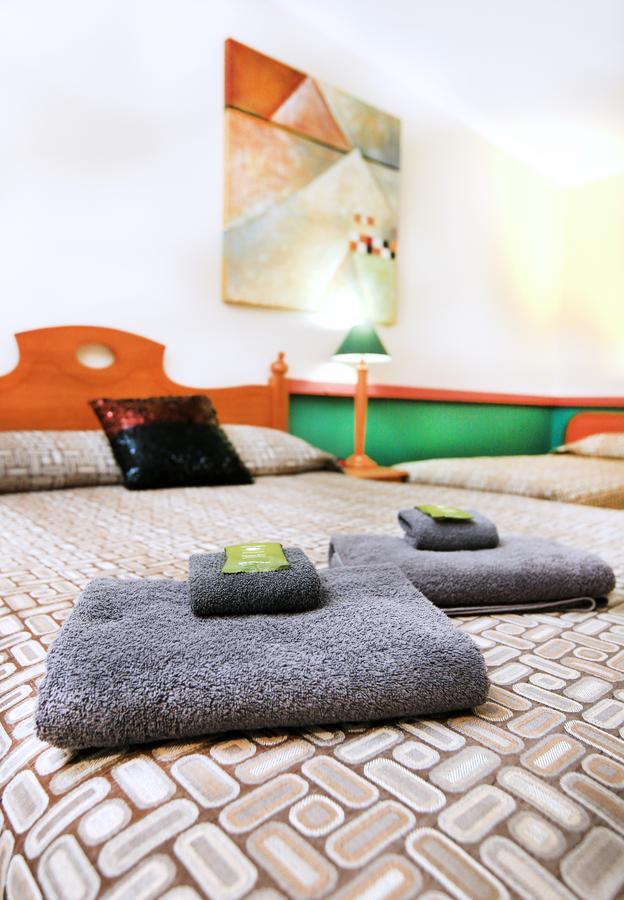 Central Motel Gin Gin Екстер'єр фото