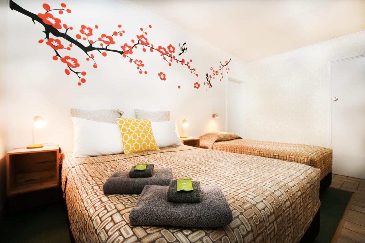 Central Motel Gin Gin Екстер'єр фото