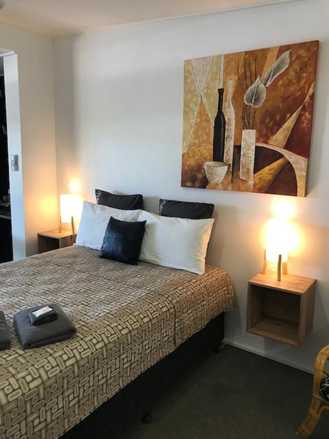 Central Motel Gin Gin Екстер'єр фото